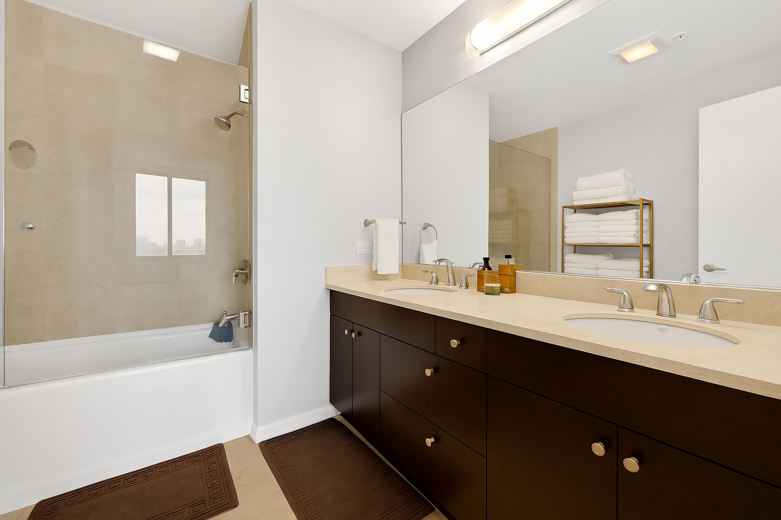 500 W Superior Street Unit: 1004