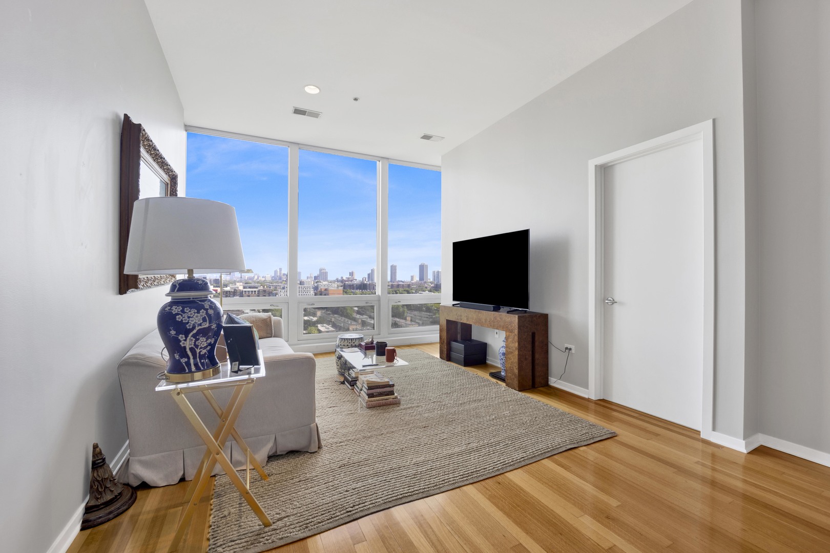 500 W Superior Street Unit: 1004
