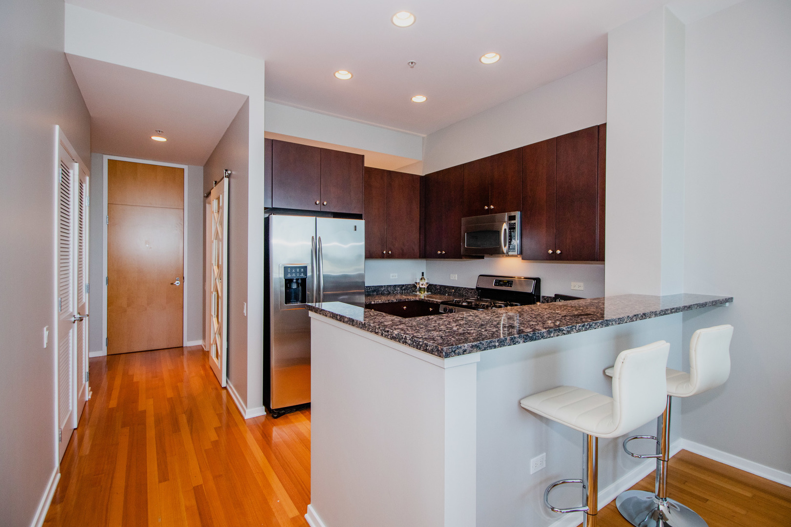500 W Superior Street Unit: 1004