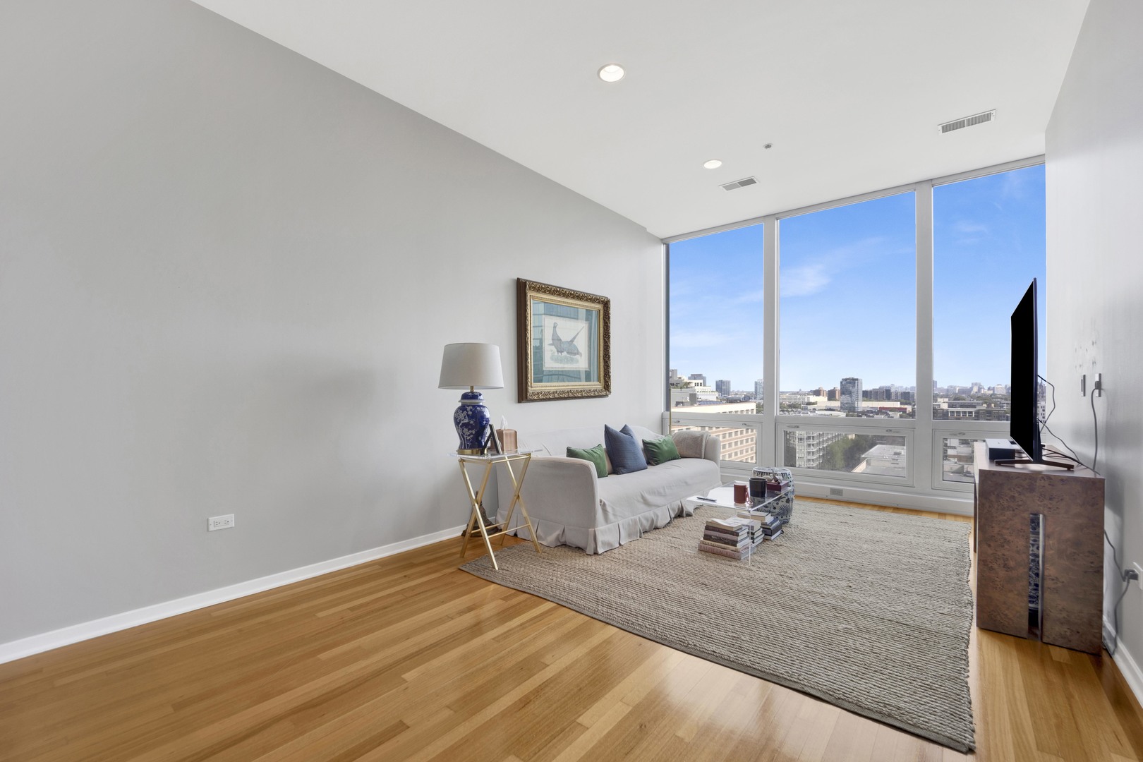500 W Superior Street Unit: 1004