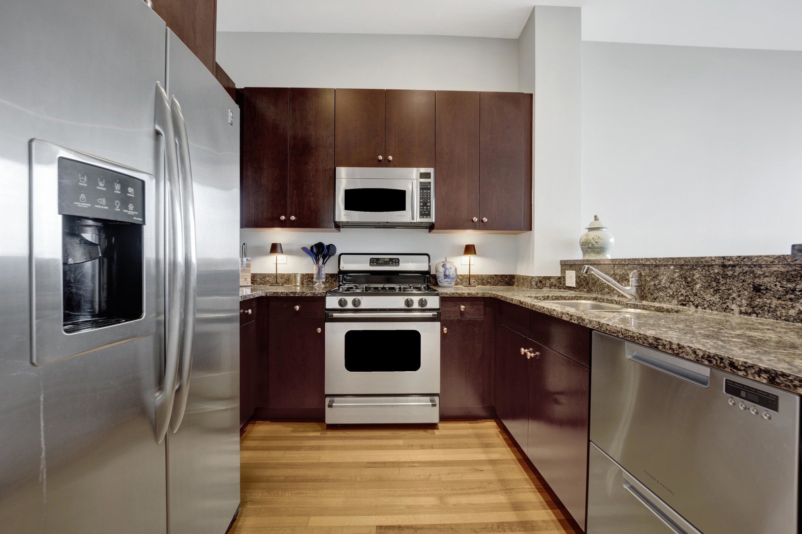 500 W Superior Street Unit: 1004