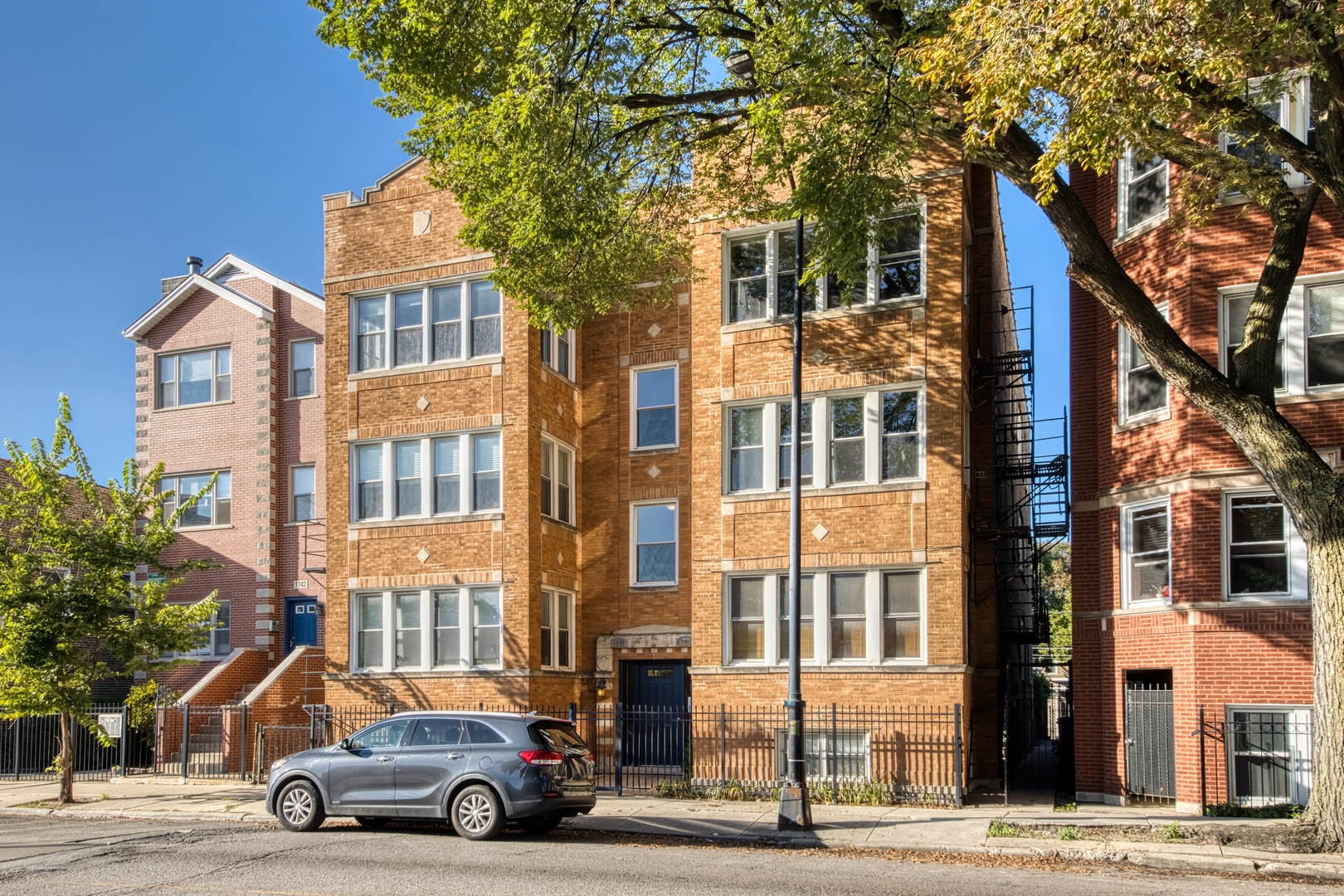 1740 W Foster Avenue Unit: 3R