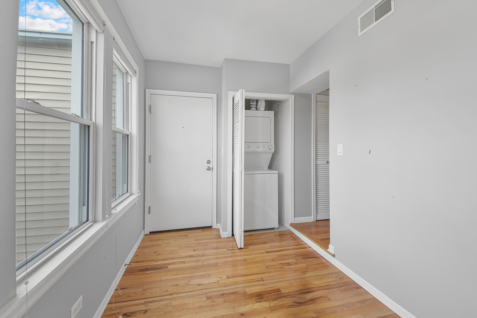 1740 W Foster Avenue Unit: 3R