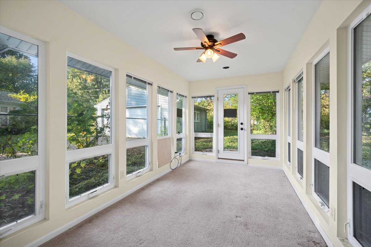 301 RIVER Drive