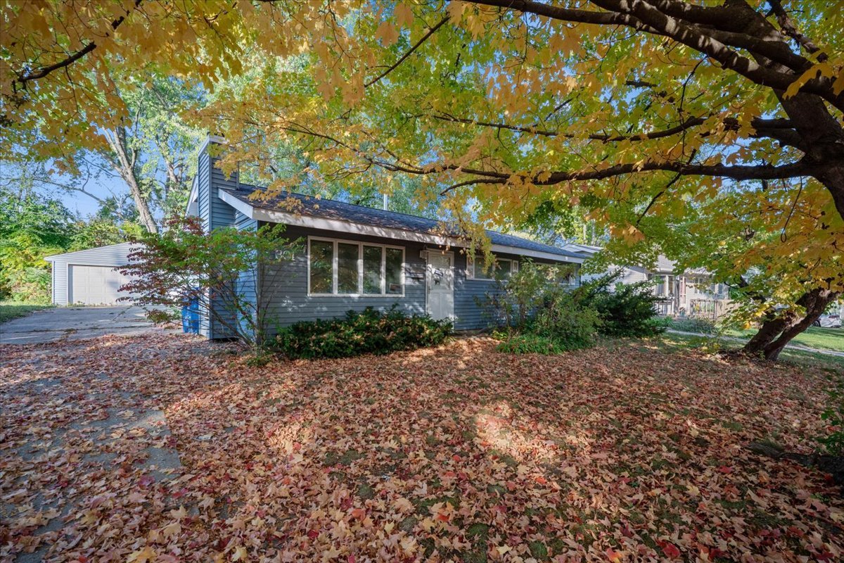 301 RIVER Drive