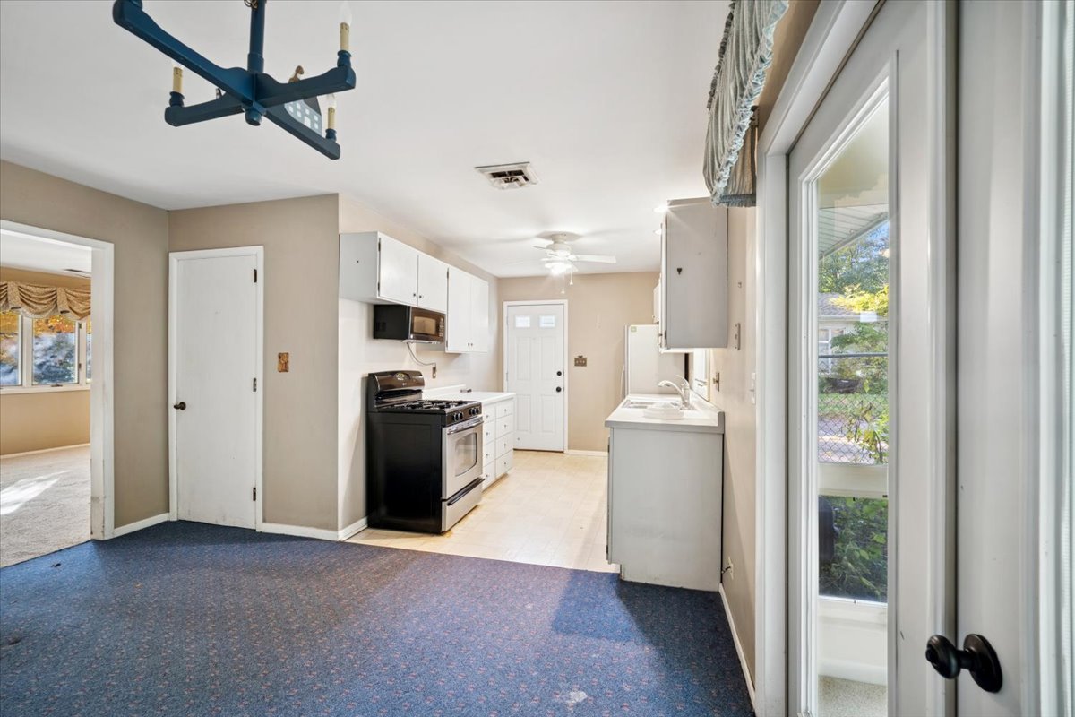 301 RIVER Drive
