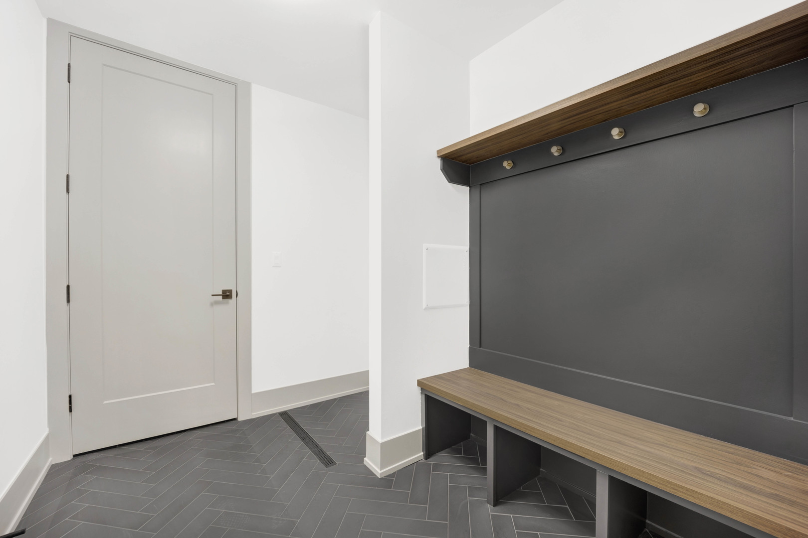 1548 W Ardmore Avenue Unit: 3D