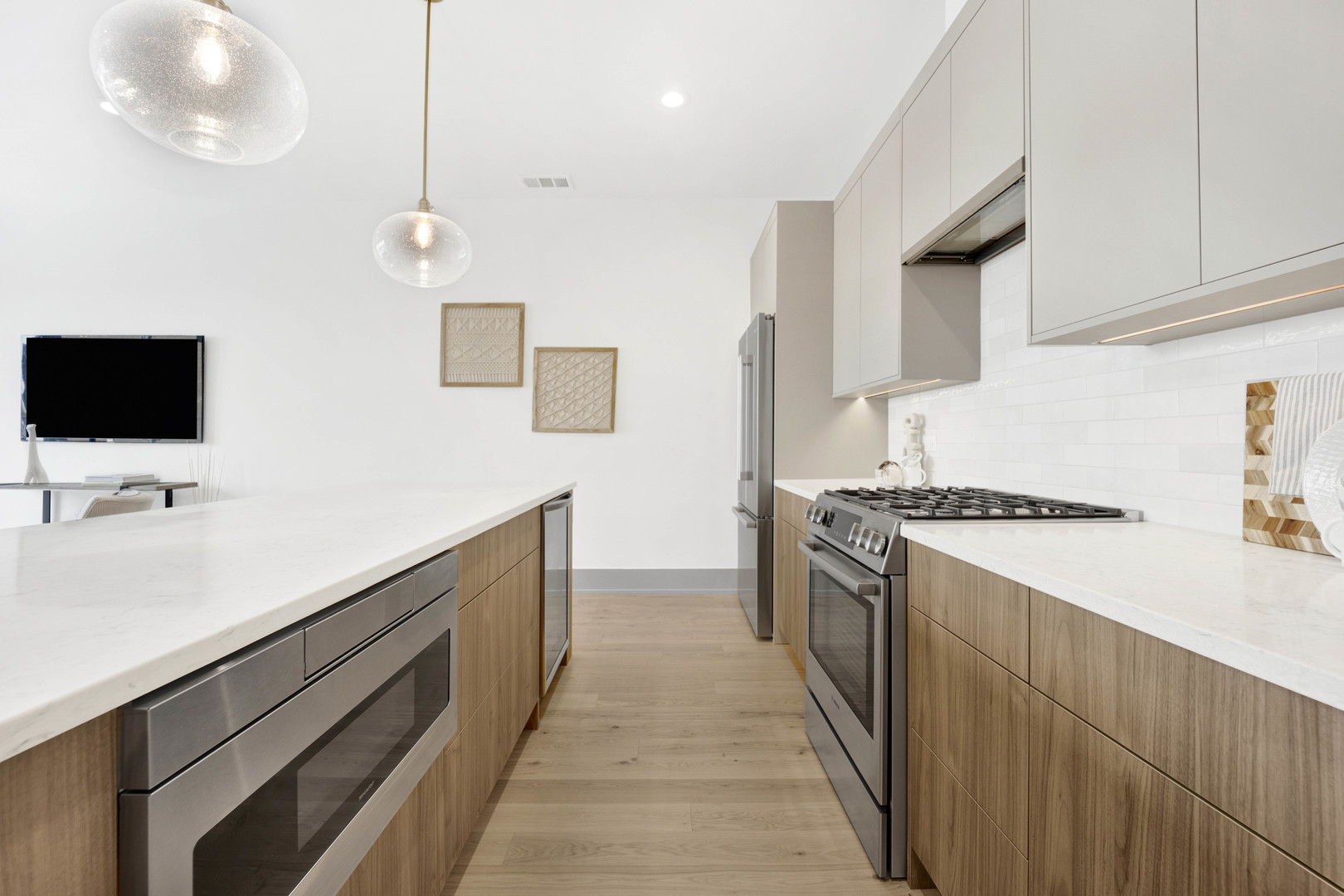 1548 W Ardmore Avenue Unit: 3D