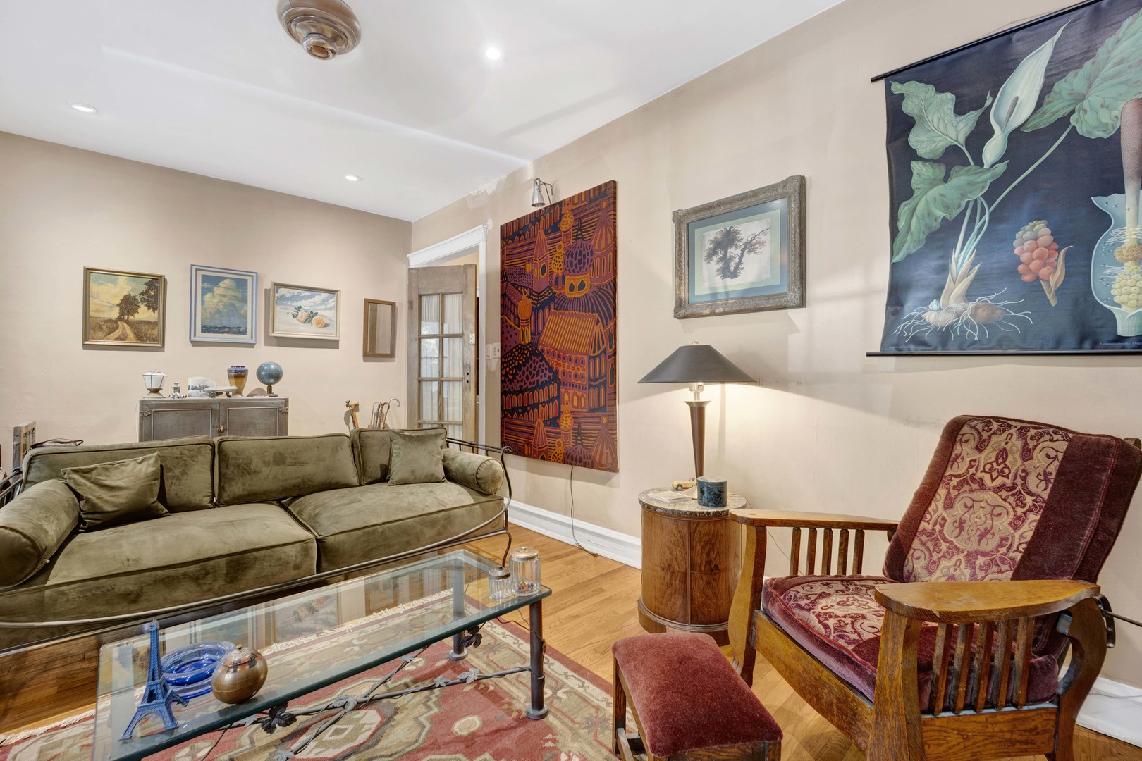 1533 W Fargo Avenue Unit: 1W