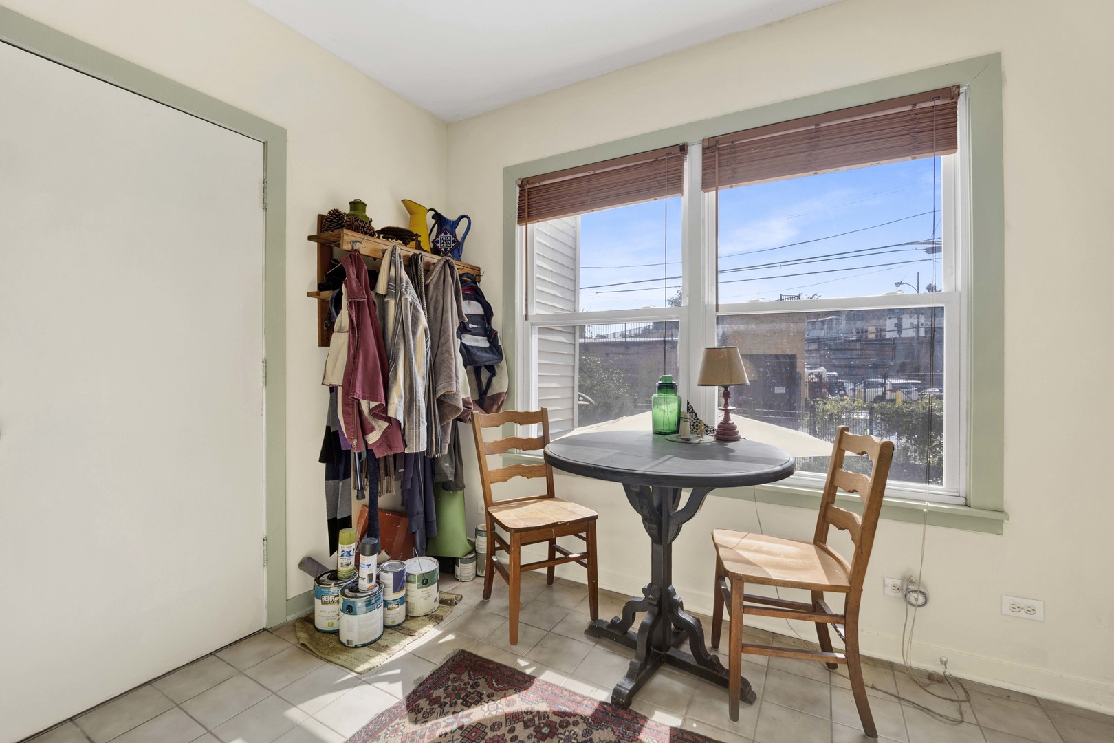 1533 W Fargo Avenue Unit: 1W