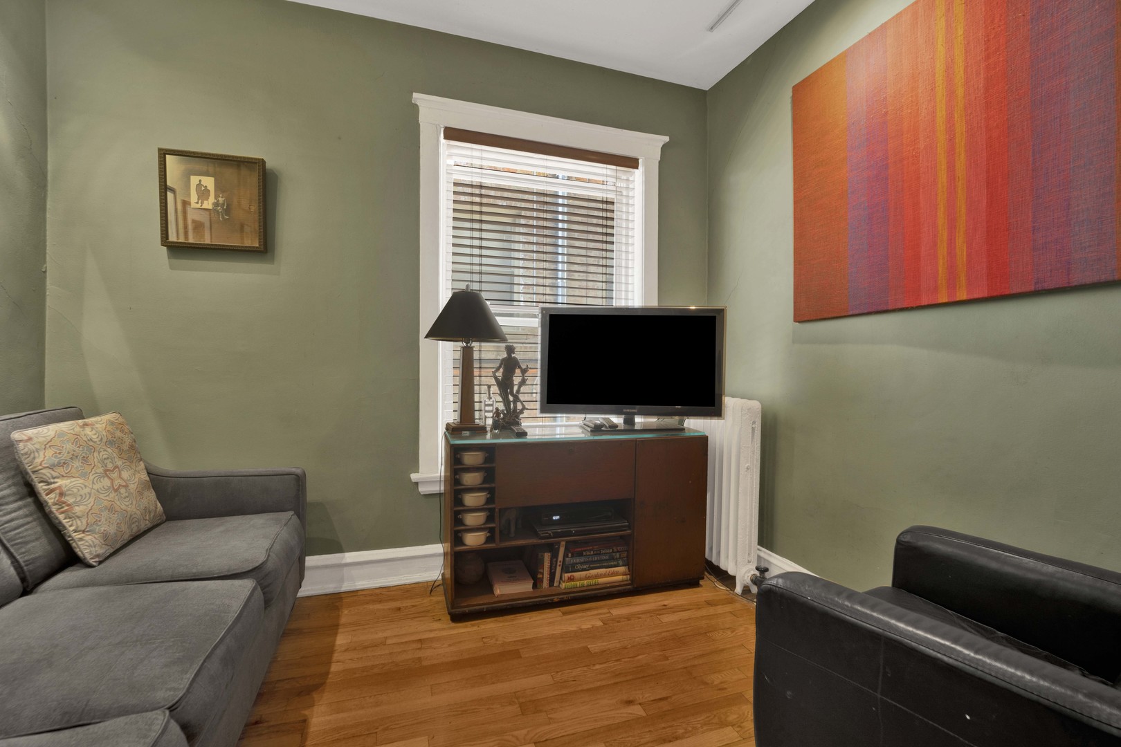 1533 W Fargo Avenue Unit: 1W
