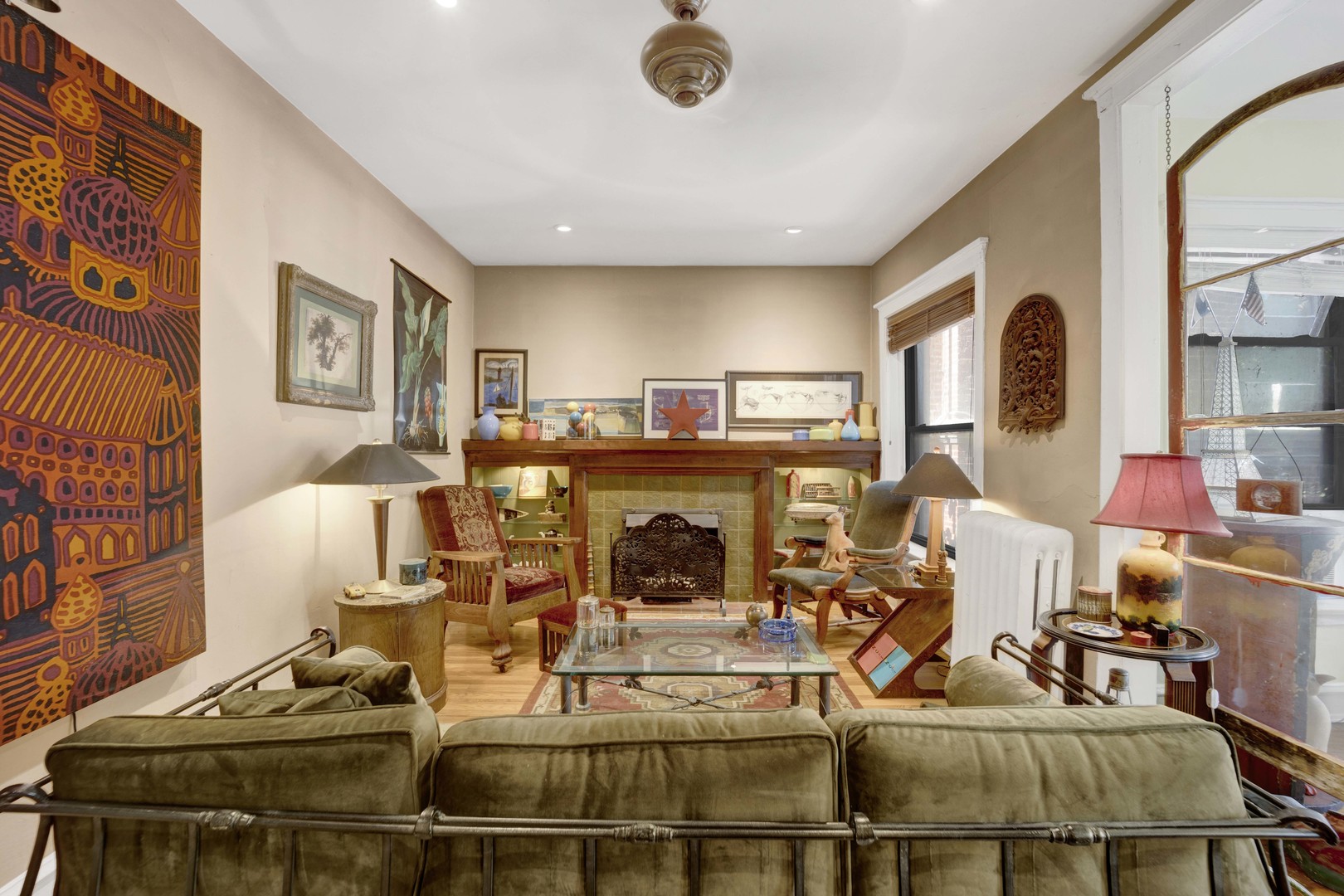 1533 W Fargo Avenue Unit: 1W