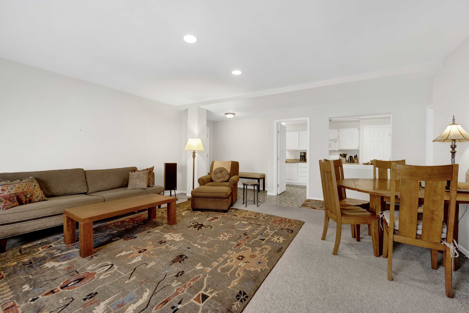 525 grove Street Unit: 4D