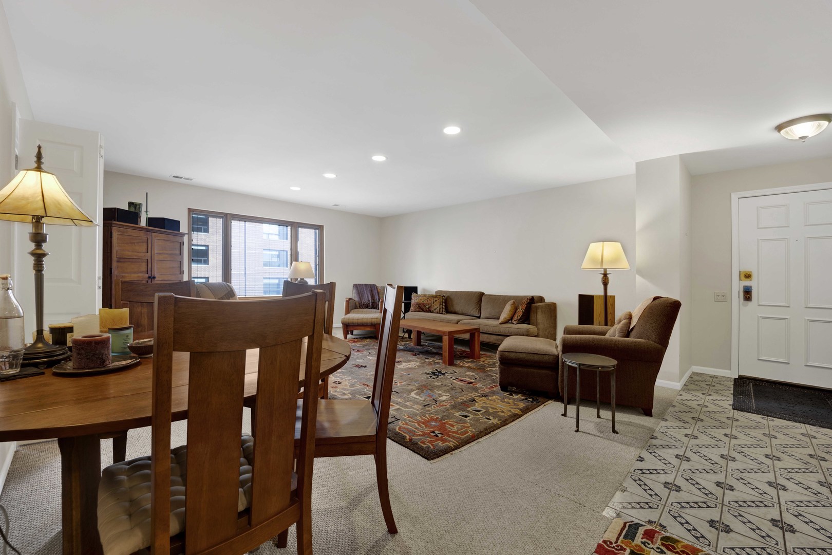 525 grove Street Unit: 4D