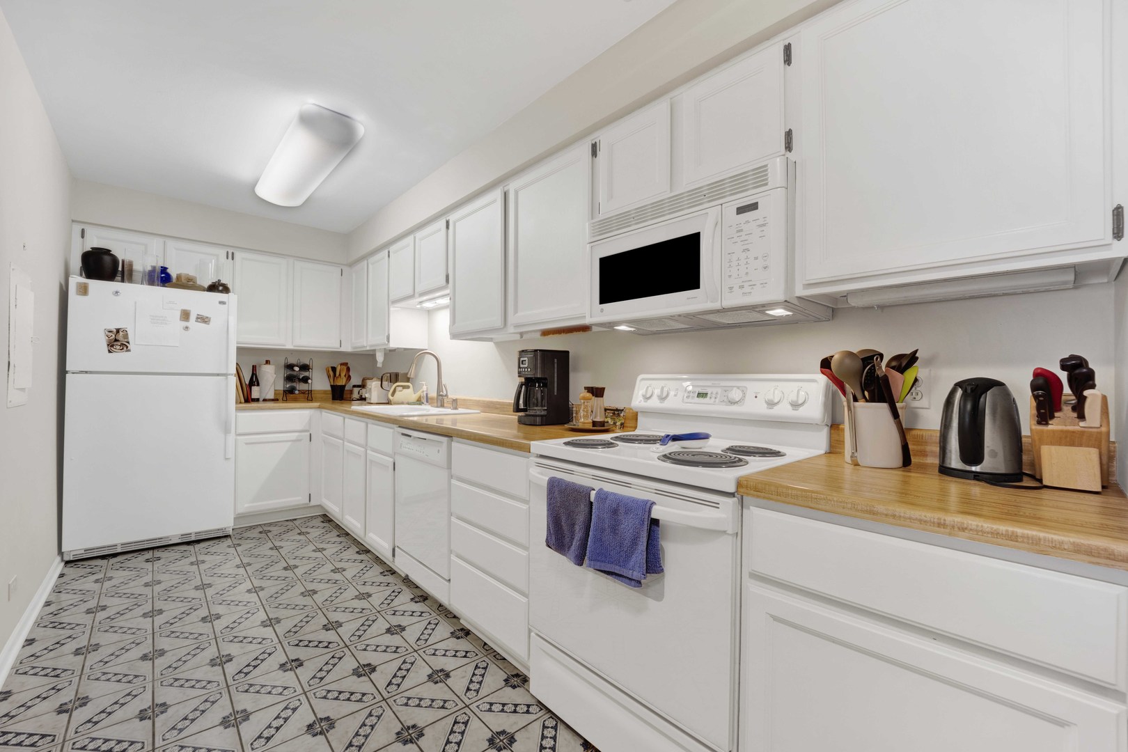 525 grove Street Unit: 4D