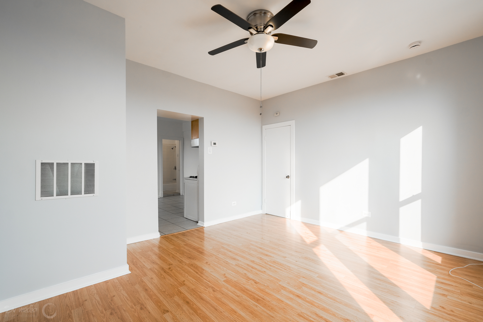 2418 N Clybourn Avenue Unit: 2F