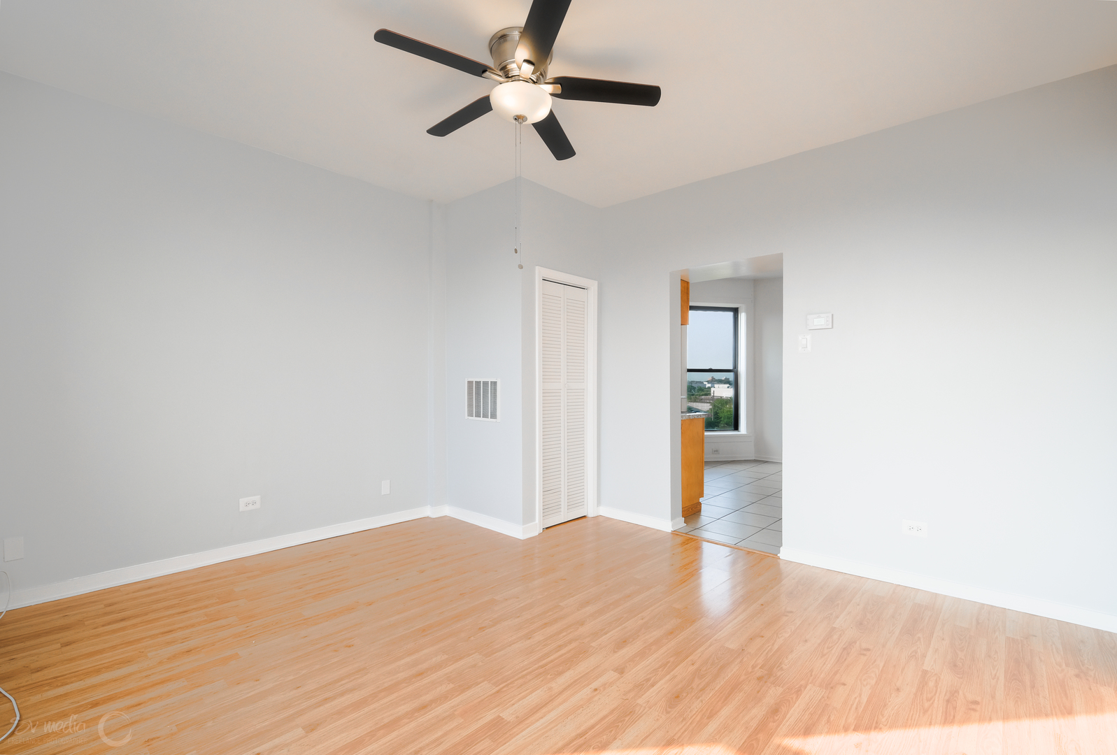 2418 N Clybourn Avenue Unit: 2F