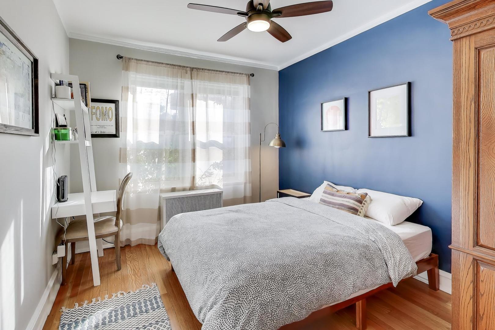 6737 N Greenview Avenue Unit: 2S