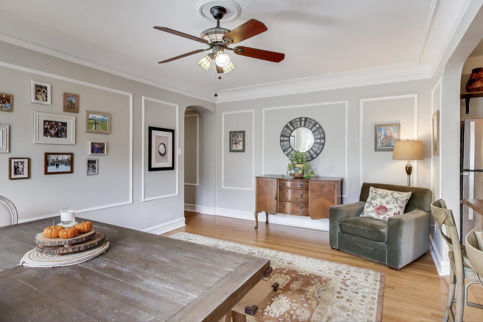 6737 N Greenview Avenue Unit: 2S
