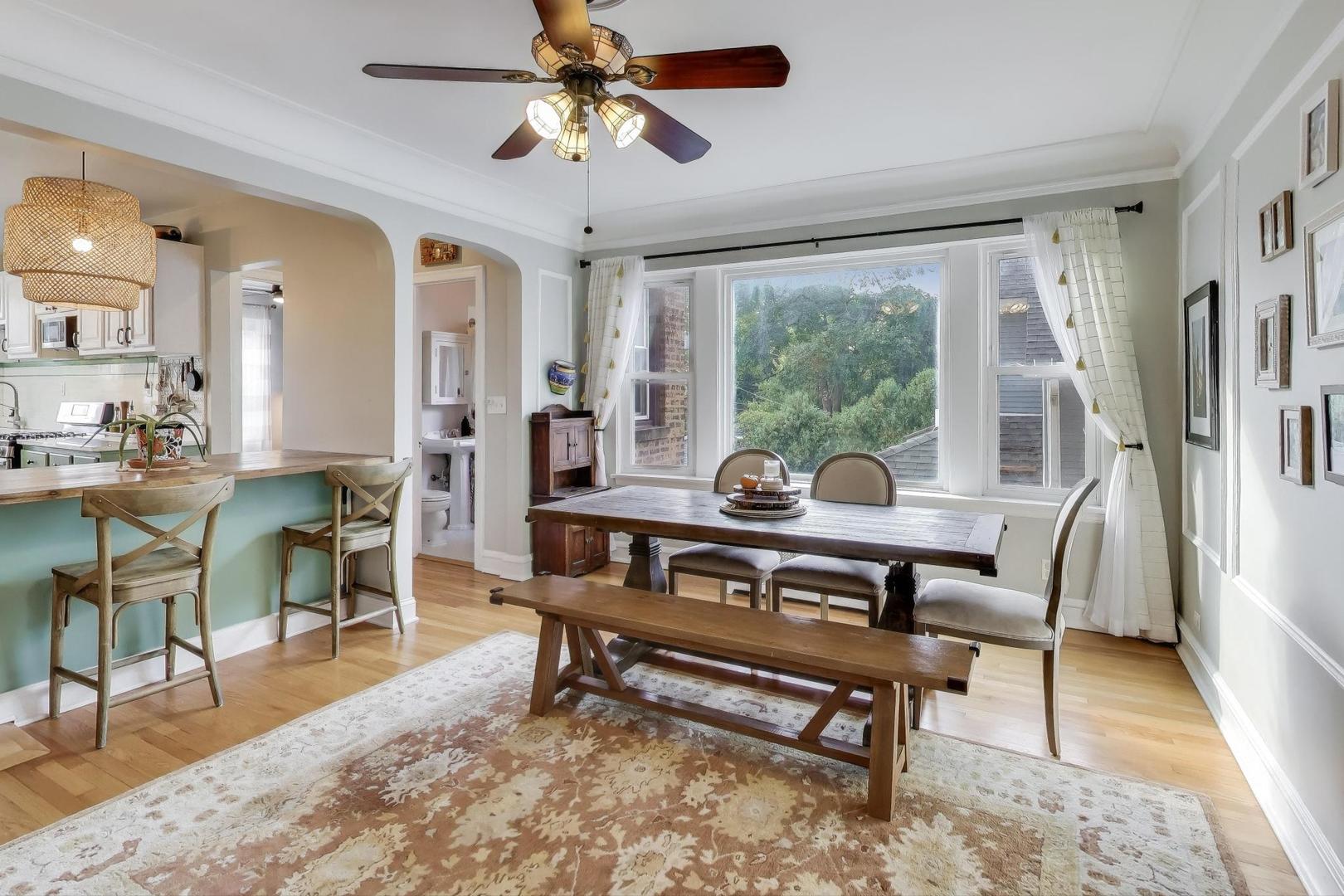 6737 N Greenview Avenue Unit: 2S