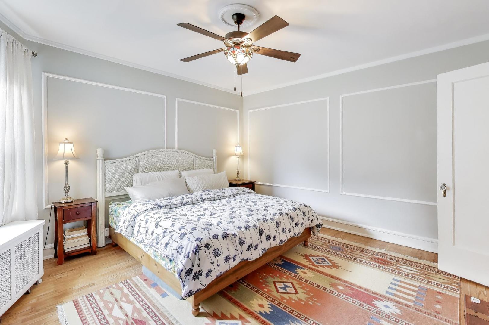 6737 N Greenview Avenue Unit: 2S
