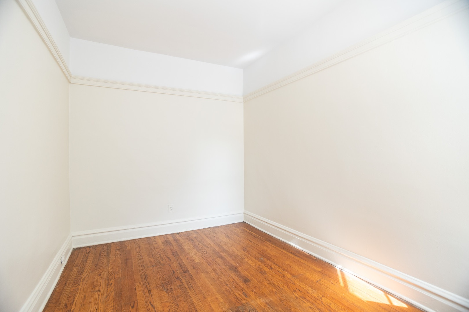 1451 W Thome Avenue Unit: 2