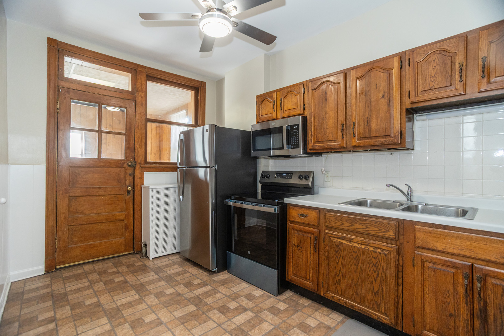 1451 W Thome Avenue Unit: 2