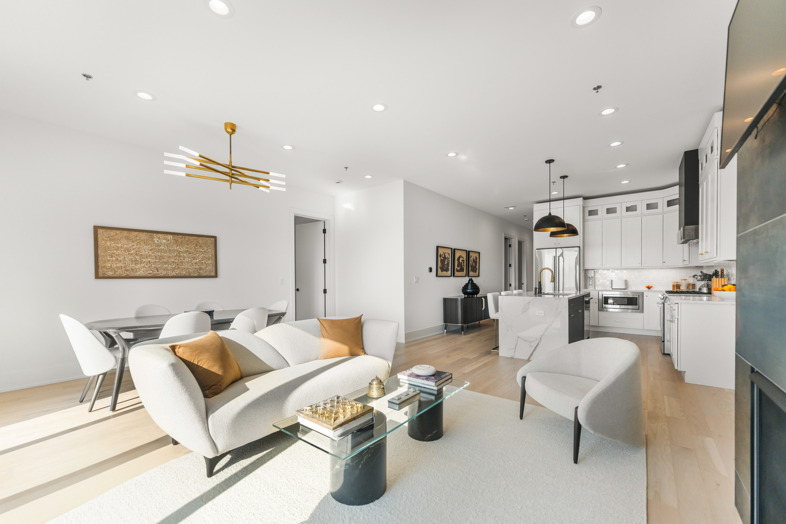 1767 W Rosehill Drive Unit: 304