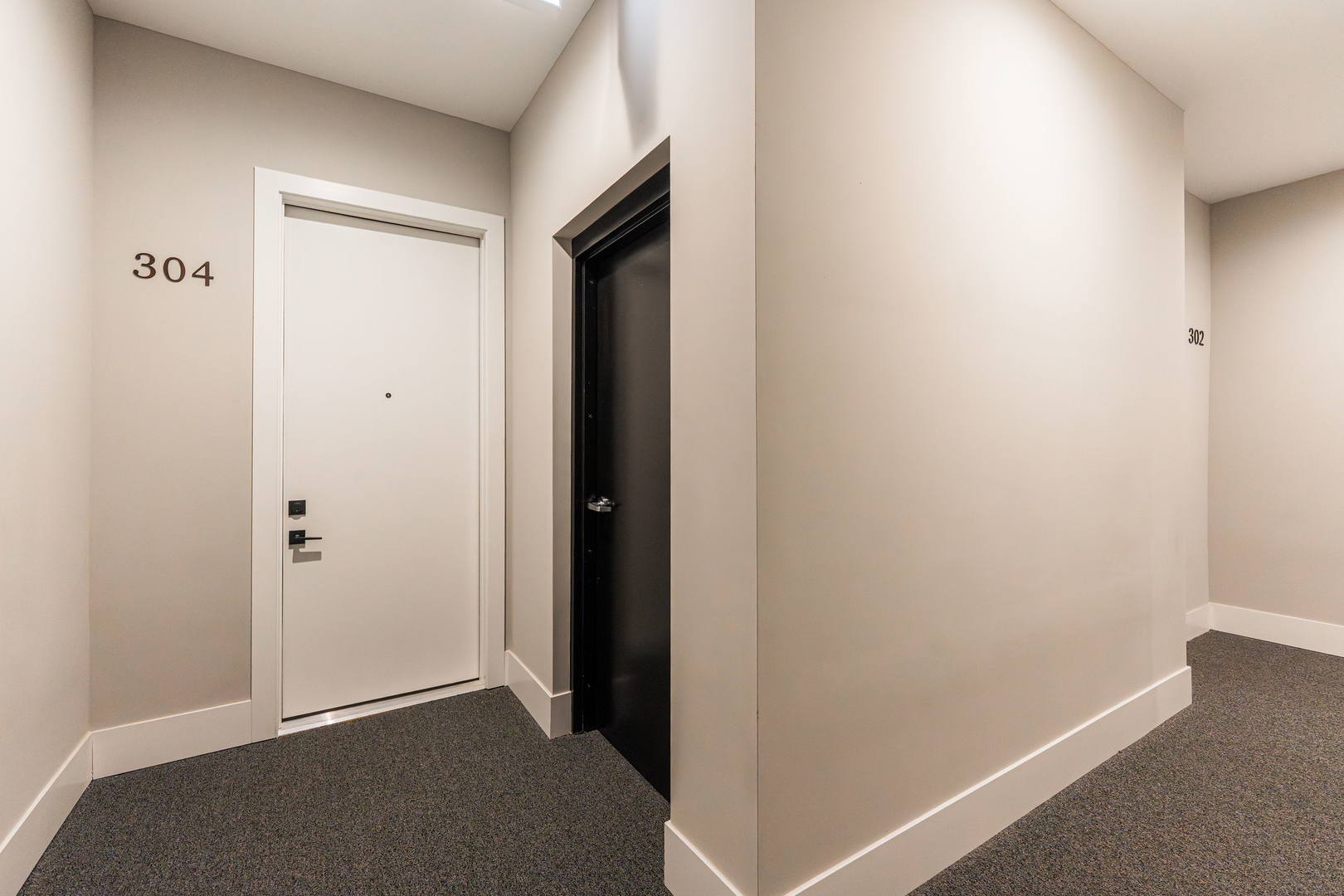 1767 W Rosehill Drive Unit: 304