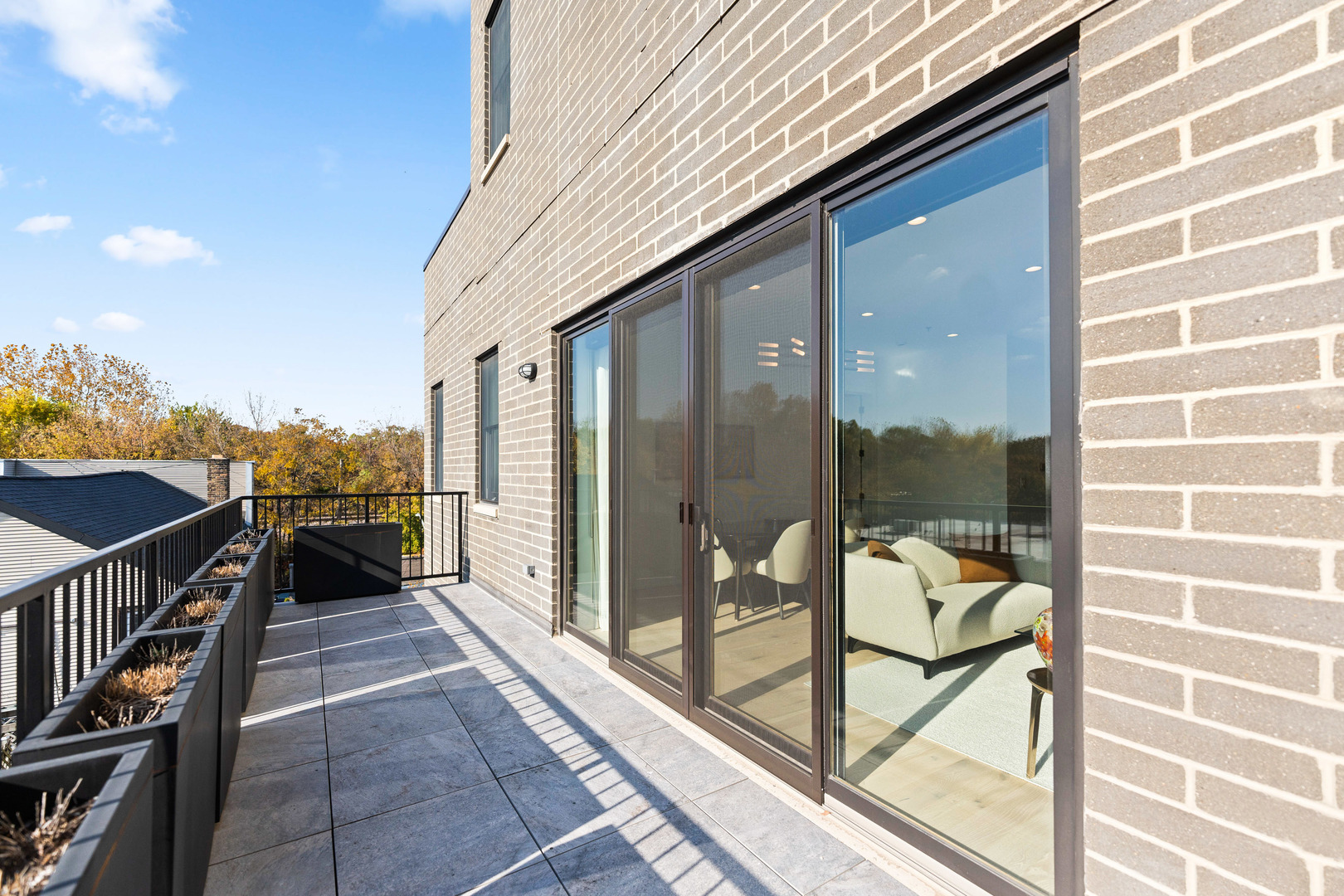 1767 W Rosehill Drive Unit: 304