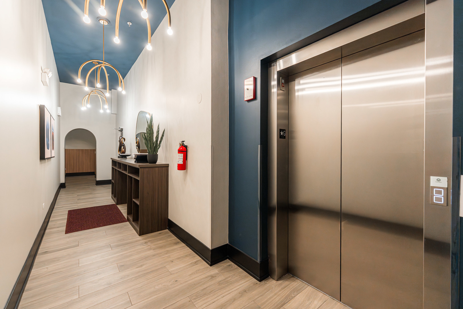 1767 W Rosehill Drive Unit: 304