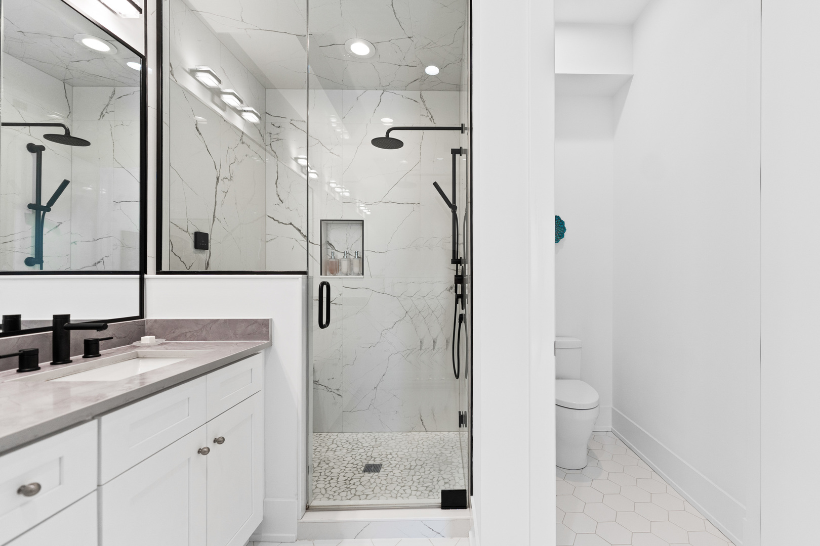 1767 W Rosehill Drive Unit: 304