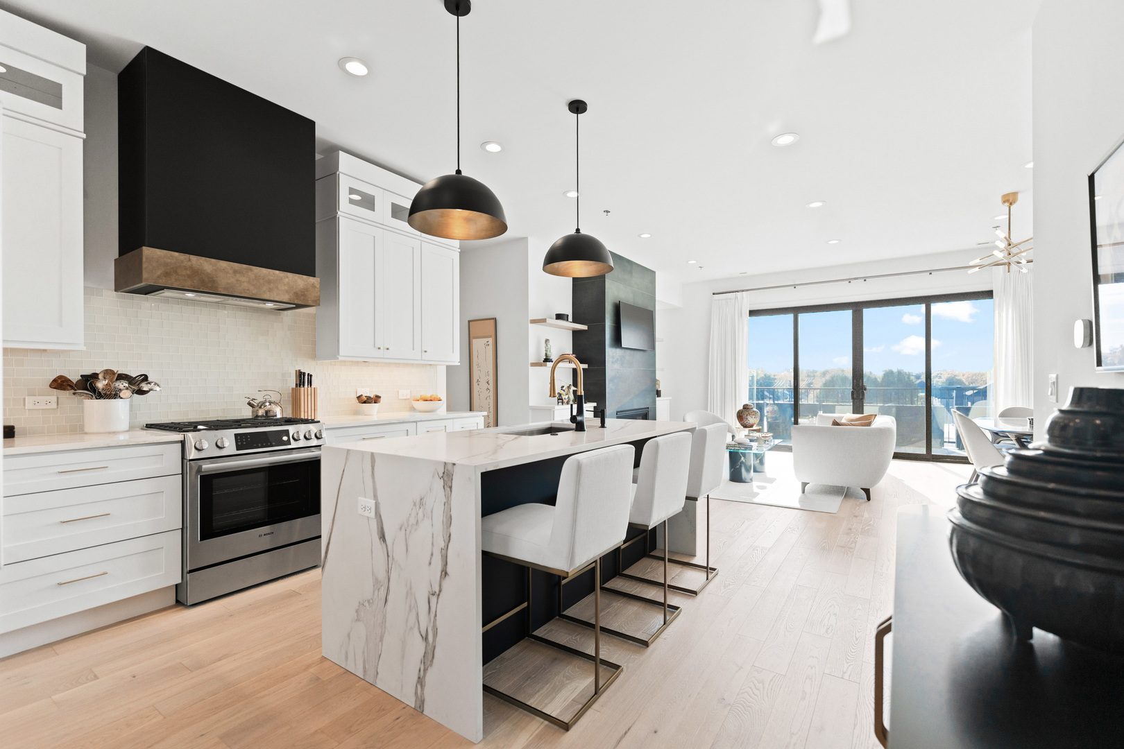 1767 W Rosehill Drive Unit: 304