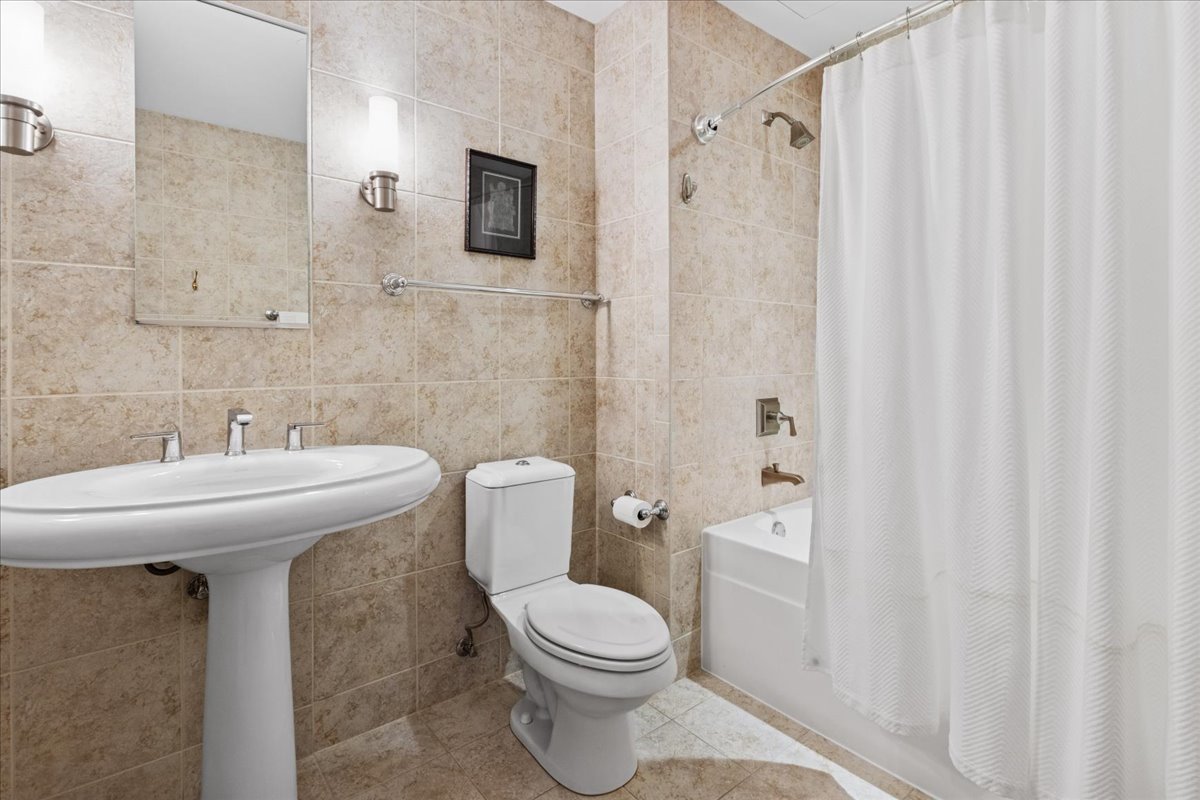 1570 ELMWOOD Avenue Unit: 1302