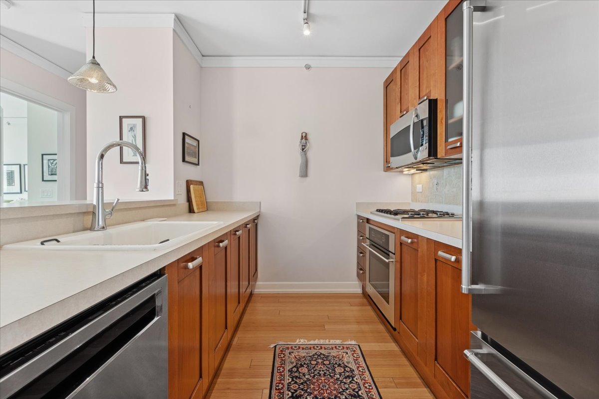 1570 ELMWOOD Avenue Unit: 1302