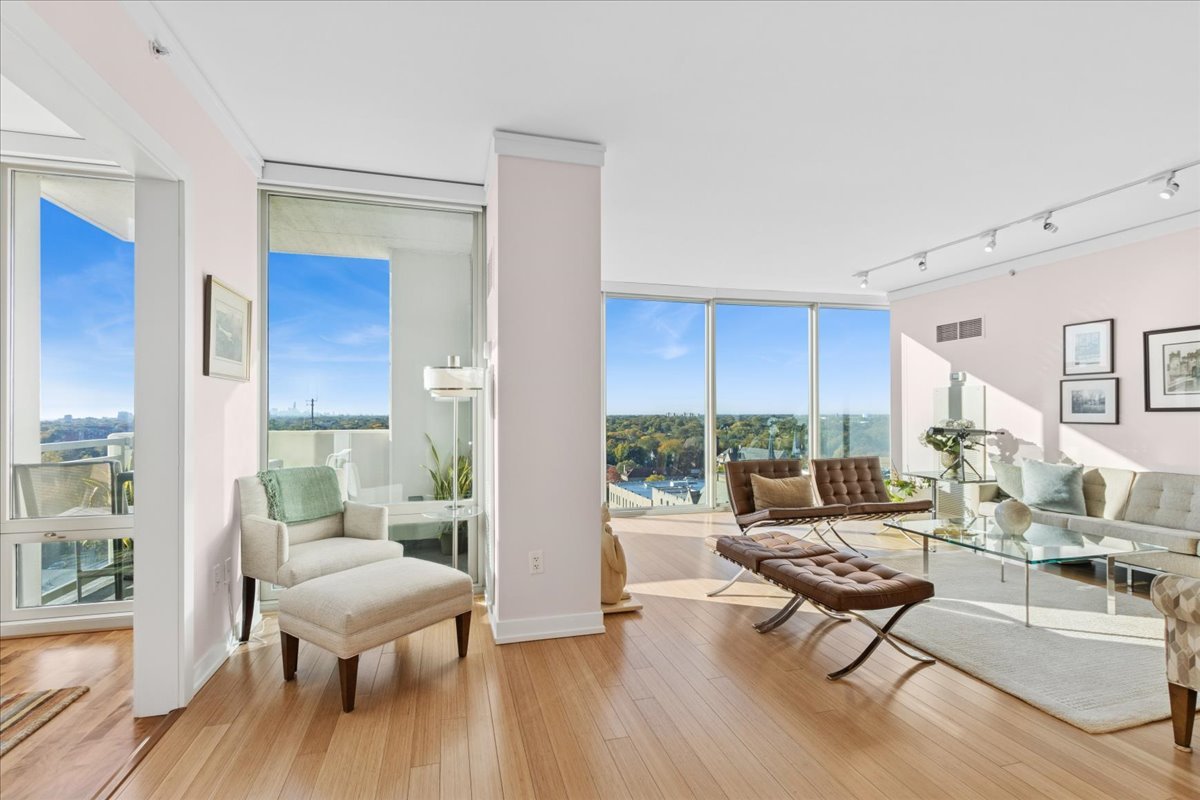 1570 ELMWOOD Avenue Unit: 1302