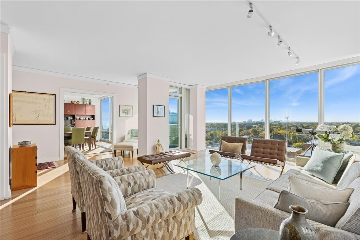 1570 ELMWOOD Avenue Unit: 1302