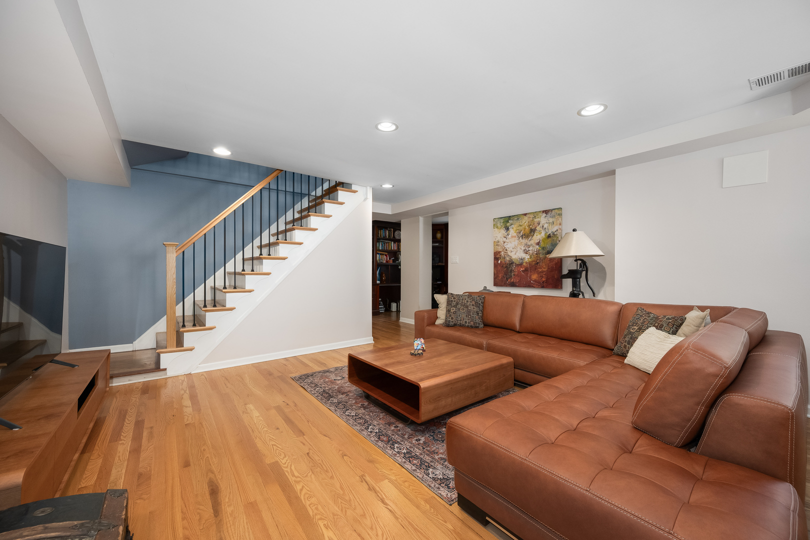 5531 N Campbell Avenue Unit: 1A
