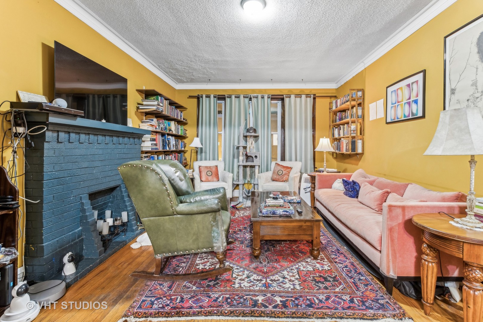 1622 W Devon Avenue