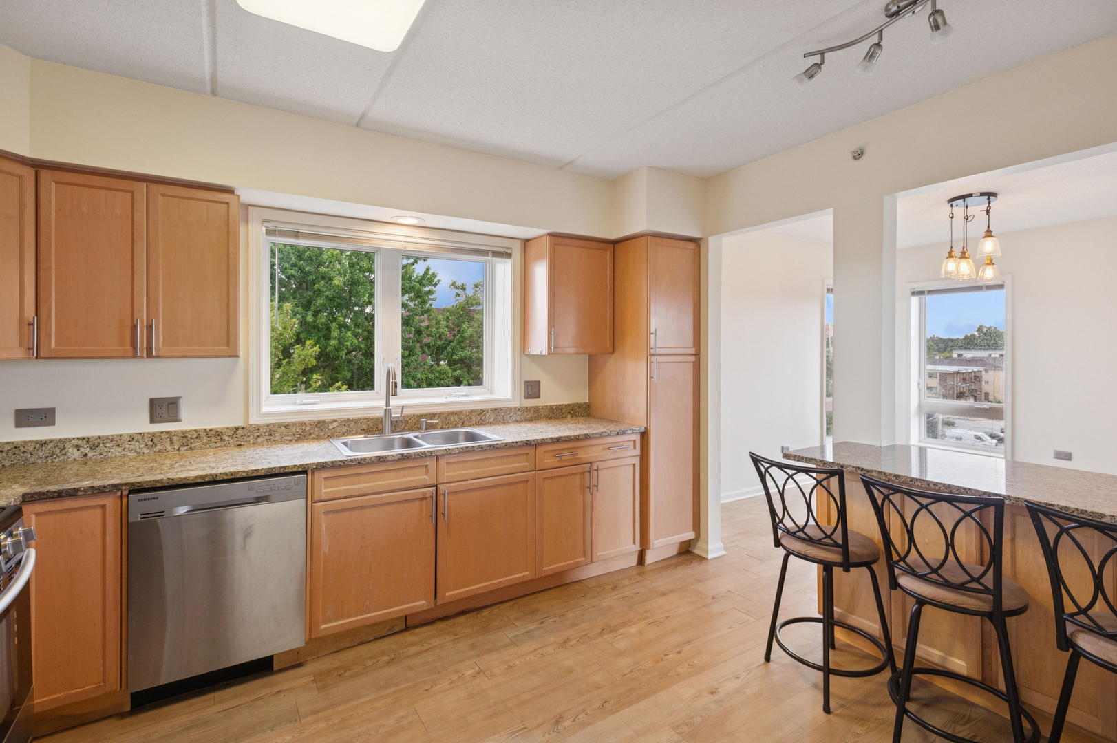 501 ALLES Street Unit: 501A