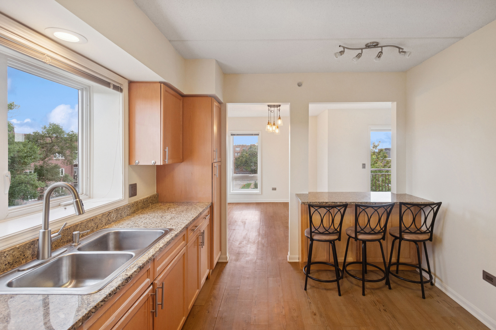 501 ALLES Street Unit: 501A