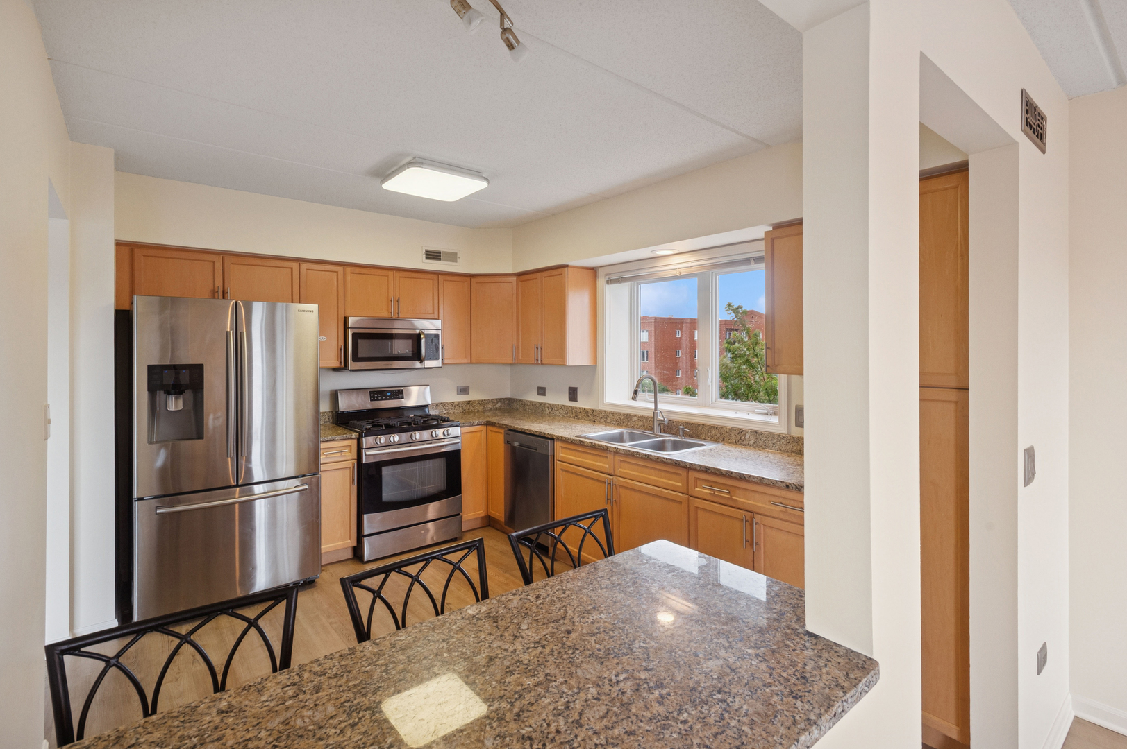 501 ALLES Street Unit: 501A