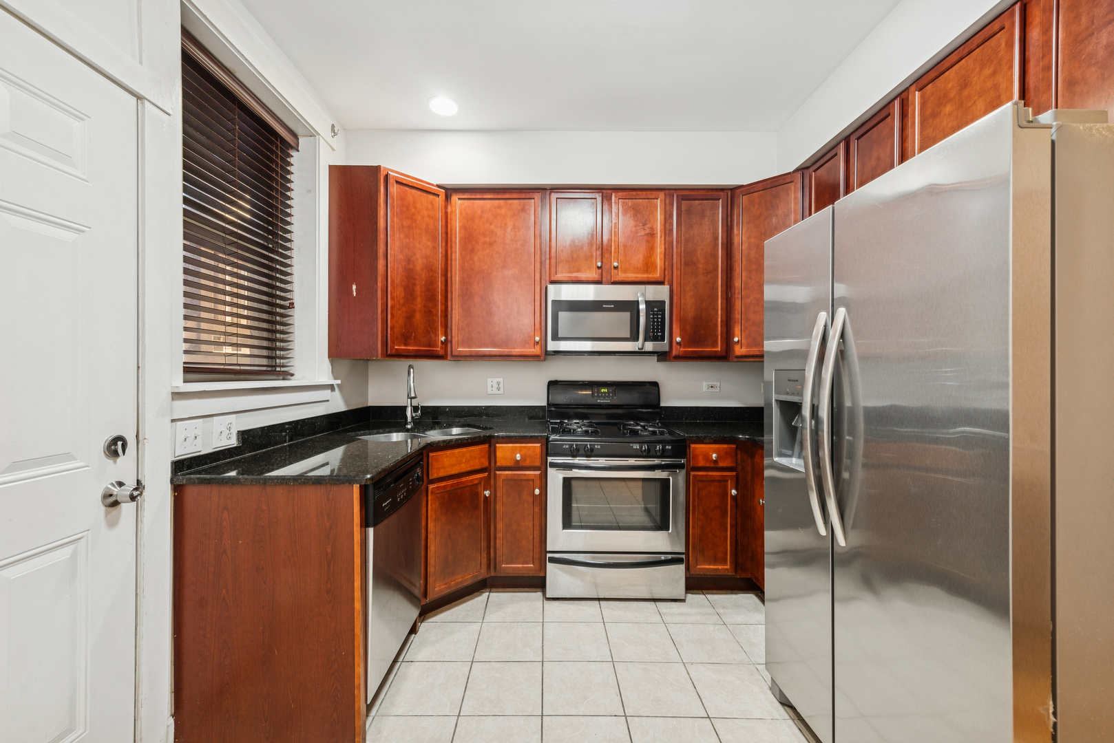 1515 W Pratt Boulevard Unit: 1
