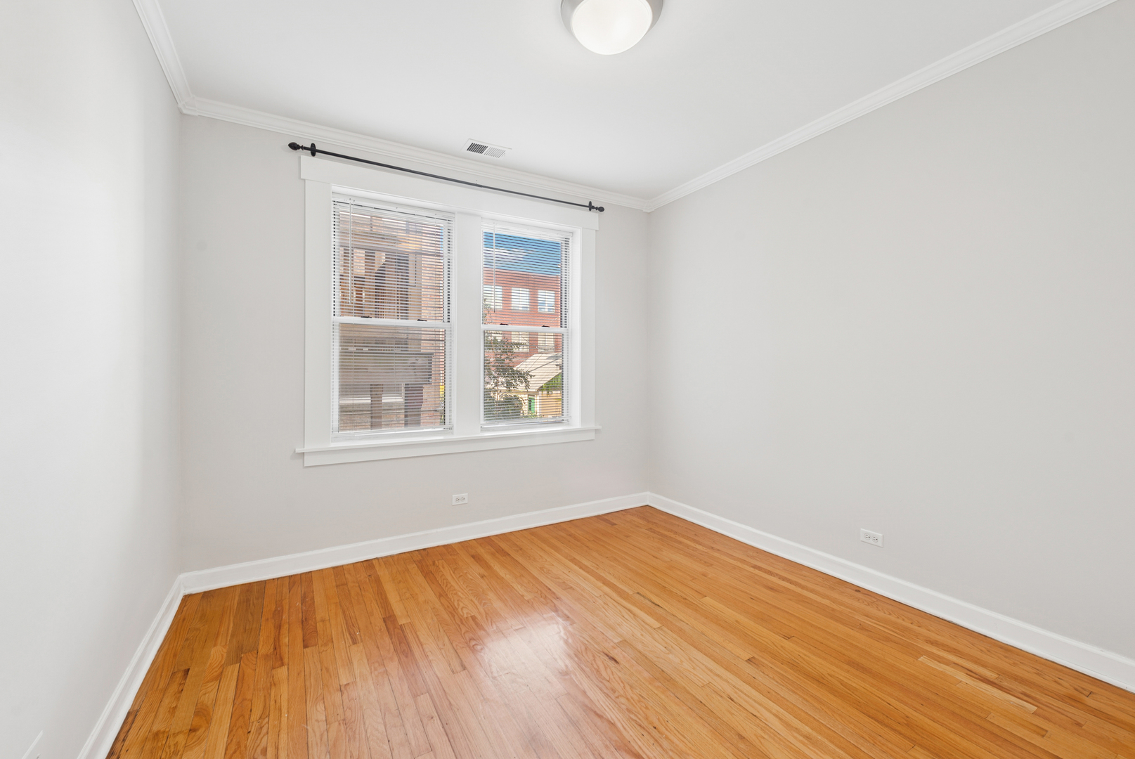 1515 W Pratt Boulevard Unit: 1