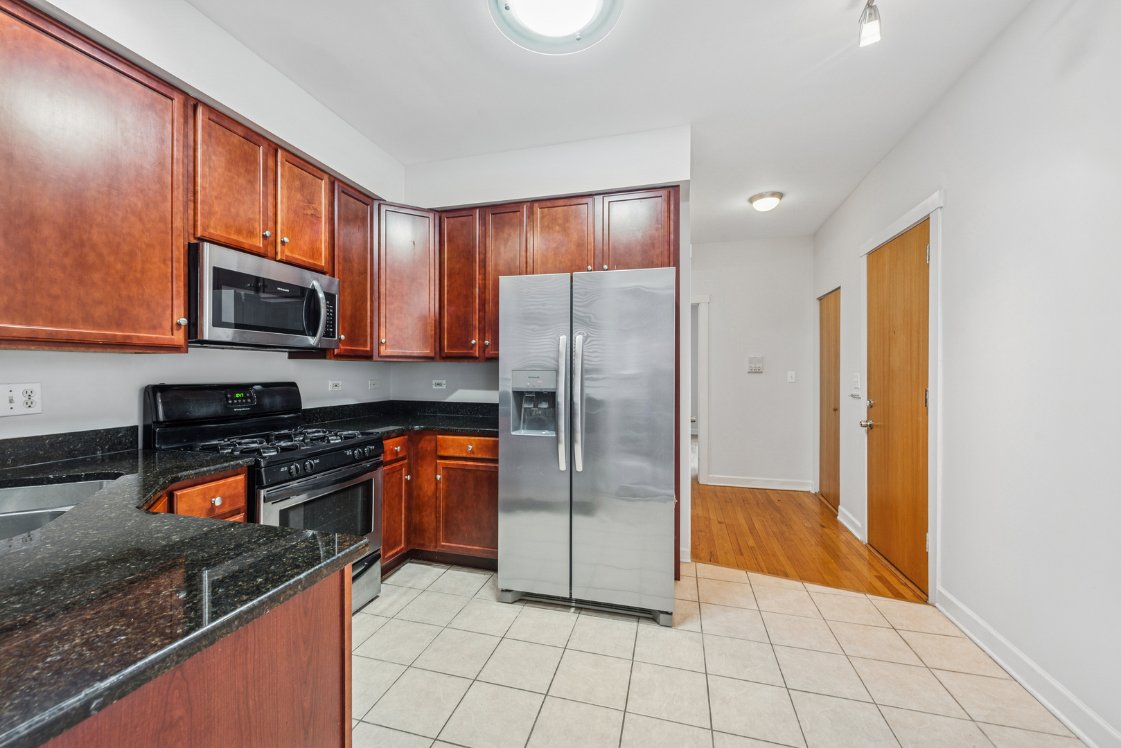 1515 W Pratt Boulevard Unit: 1