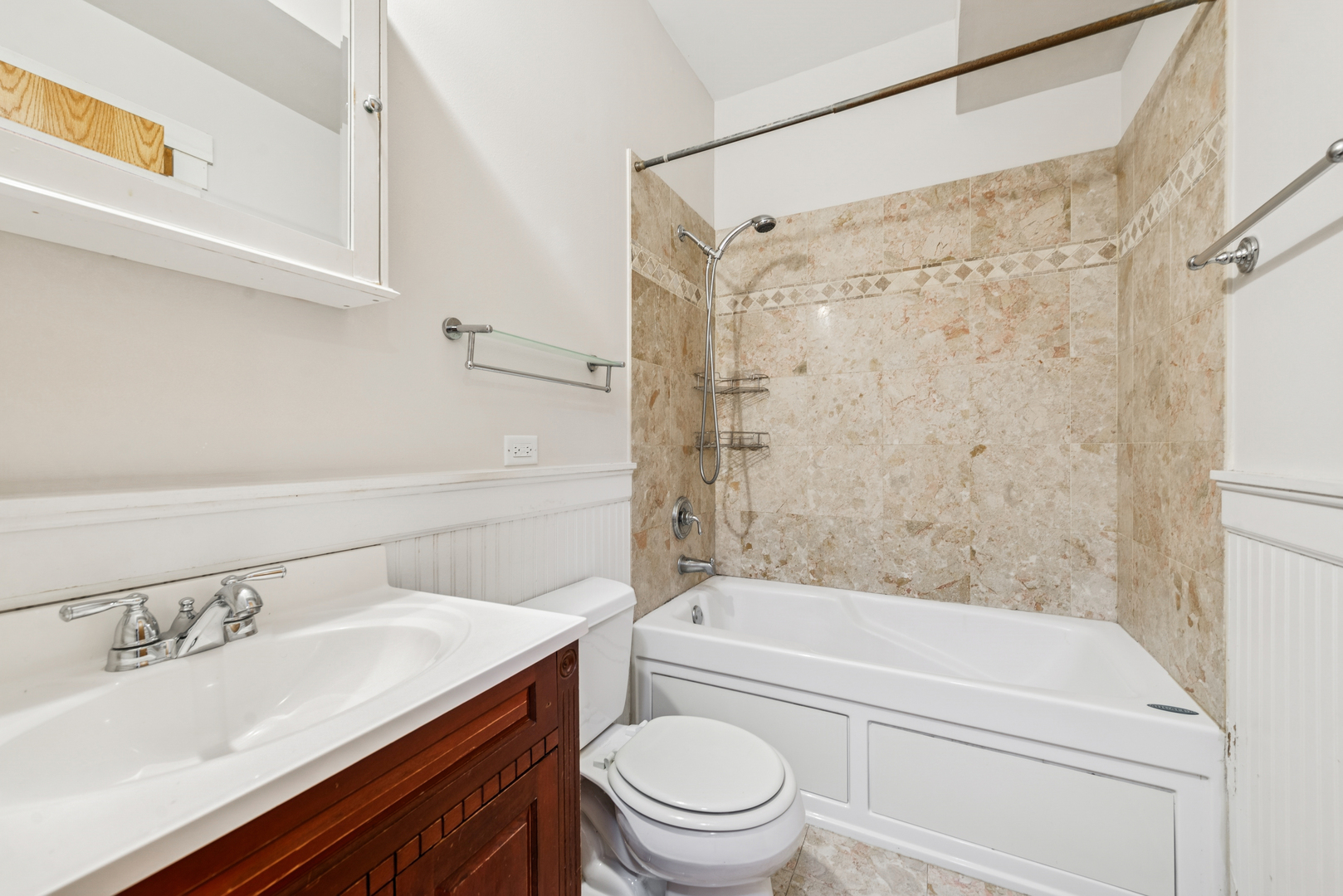 1515 W Pratt Boulevard Unit: 1