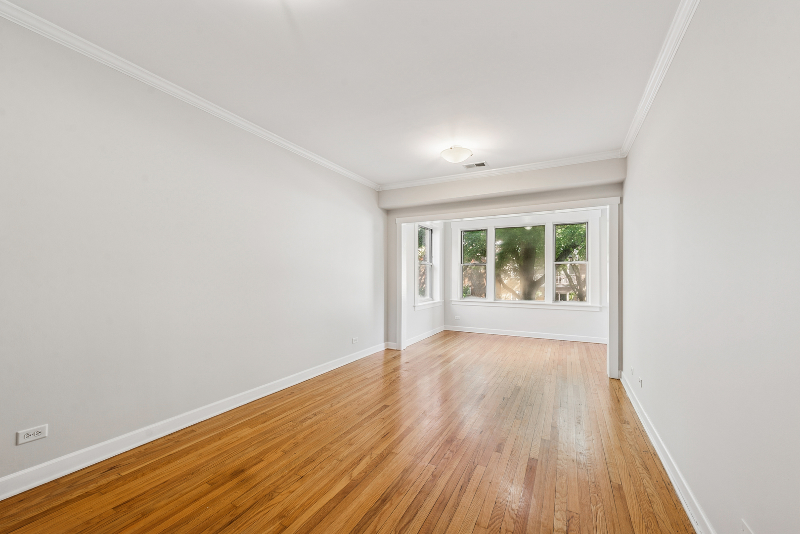 1515 W Pratt Boulevard Unit: 1