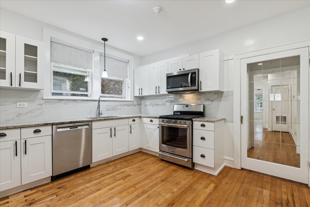 6724 N Campbell Avenue Unit: 1