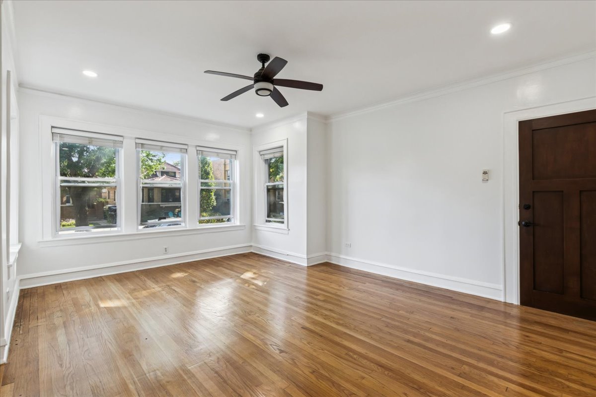 6724 N Campbell Avenue Unit: 1
