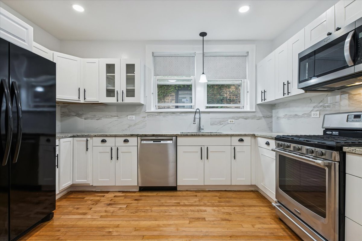 6724 N Campbell Avenue Unit: 1